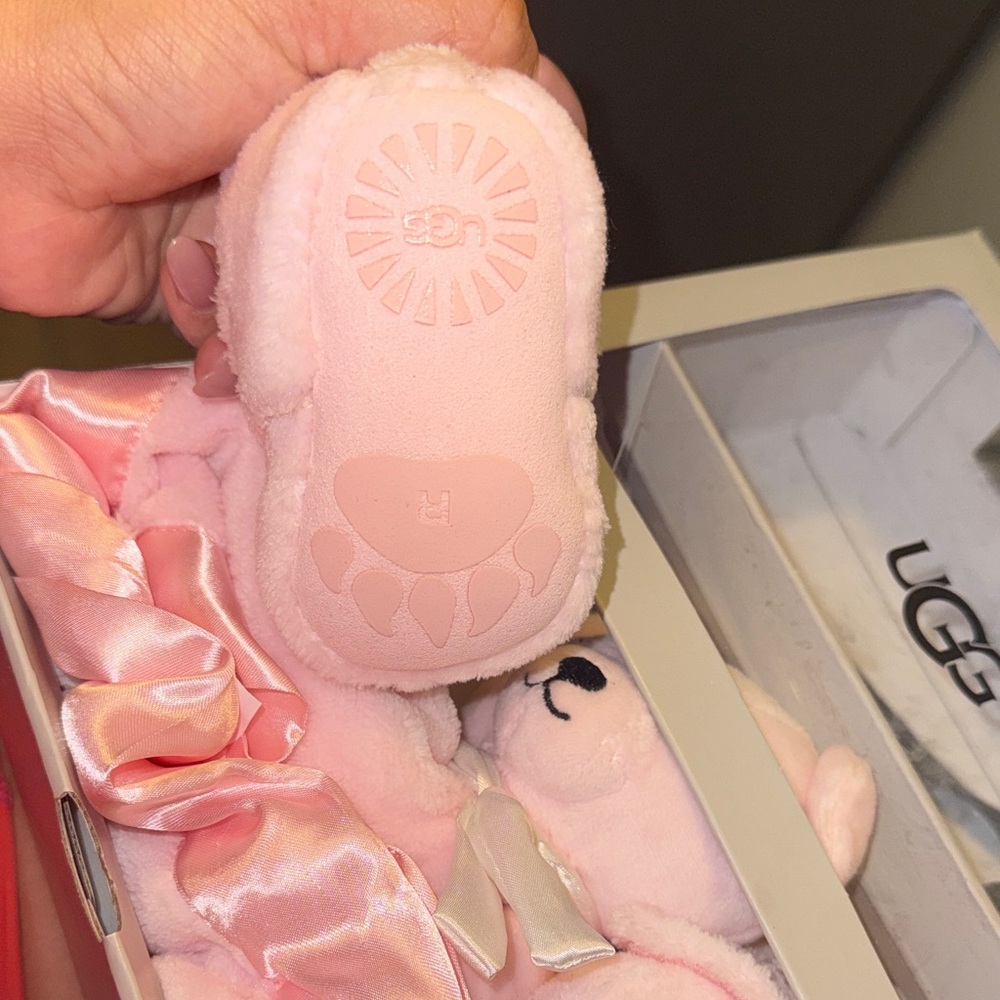 UGG Pink Baby Gift Set with Booties and Blanket - Picture 2 of 4